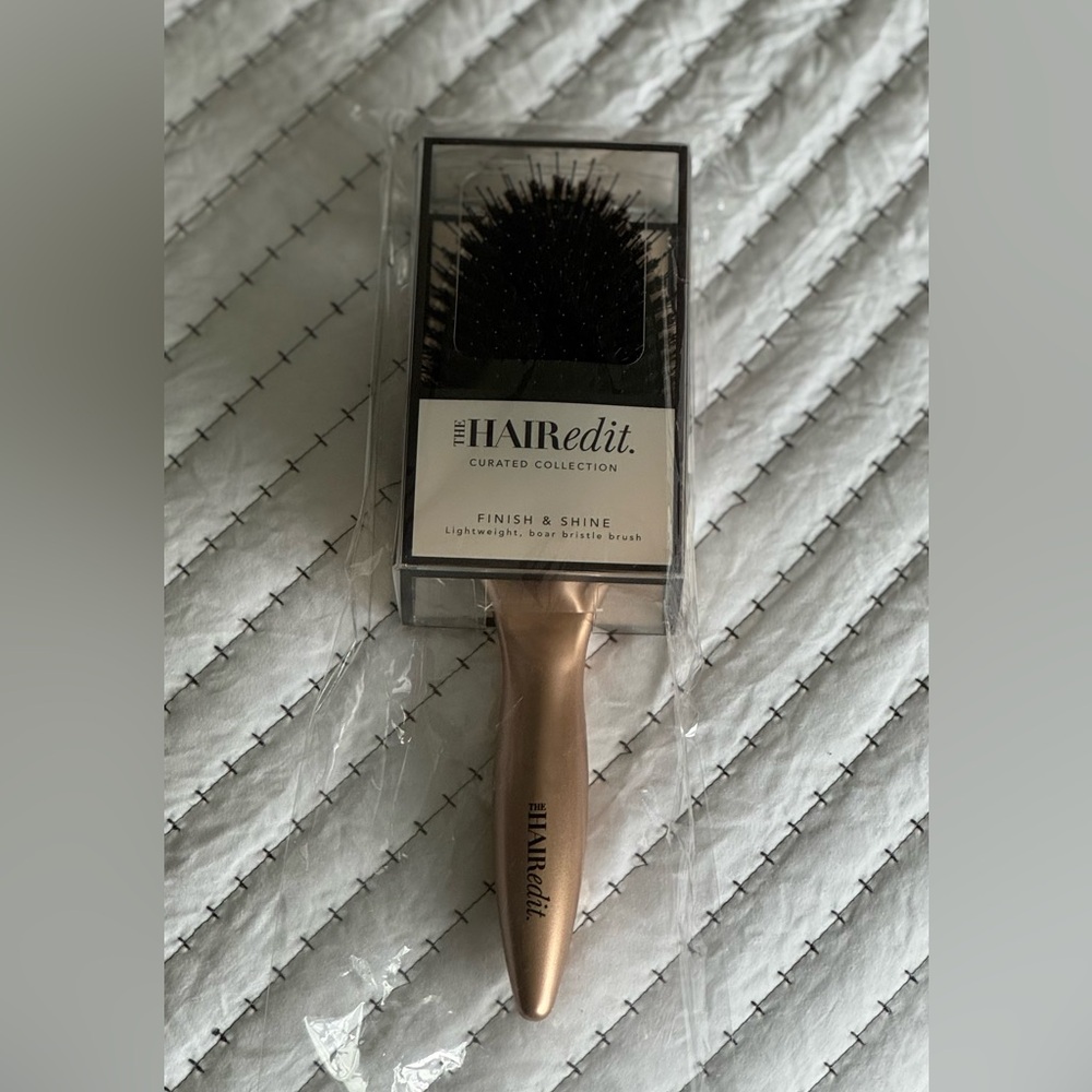 NIB The Hair Edit Gold Lightweight Paddle Boar Hair Brush